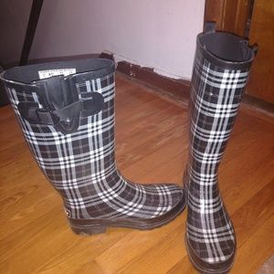 Rain boots
